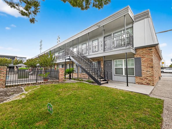 3131 Southwest Freeway 46, Houston TX 77098