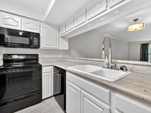 3131 Southwest Freeway 46, Houston TX 77098