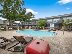 3131 Southwest Freeway 46, Houston TX 77098