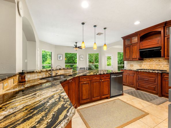 1 Mirror Ridge Court, The Woodlands TX 77382