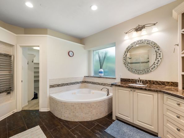 1 Mirror Ridge Court, The Woodlands TX 77382