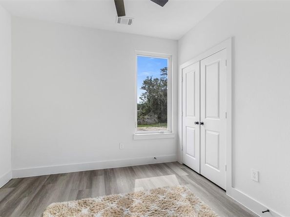 411 Alvia Run Lane, Houston TX 77018