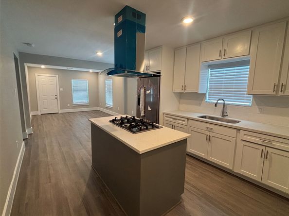 8302 Tavenor Lane, Houston TX 77075