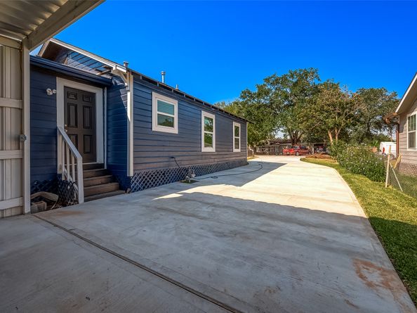 8302 Tavenor Lane, Houston TX 77075