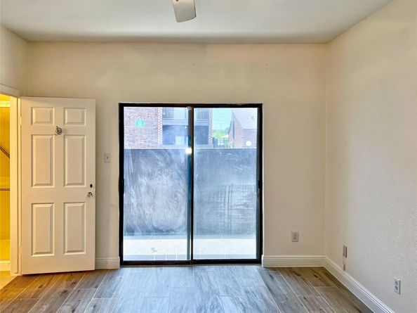 3130 Walnut Bend Lane 409, Houston TX 77042