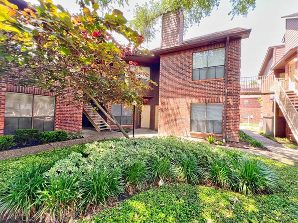 3130 Walnut Bend Lane 409, Houston TX 77042