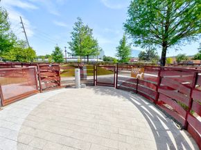 3130 Walnut Bend Lane 409, Houston TX 77042