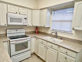 3130 Walnut Bend Lane 409, Houston TX 77042