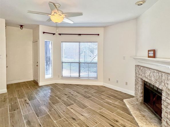 3130 Walnut Bend Lane 409, Houston TX 77042