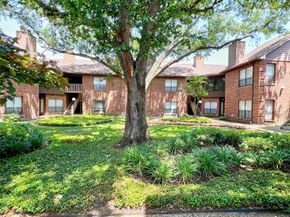 3130 Walnut Bend Lane 409, Houston TX 77042