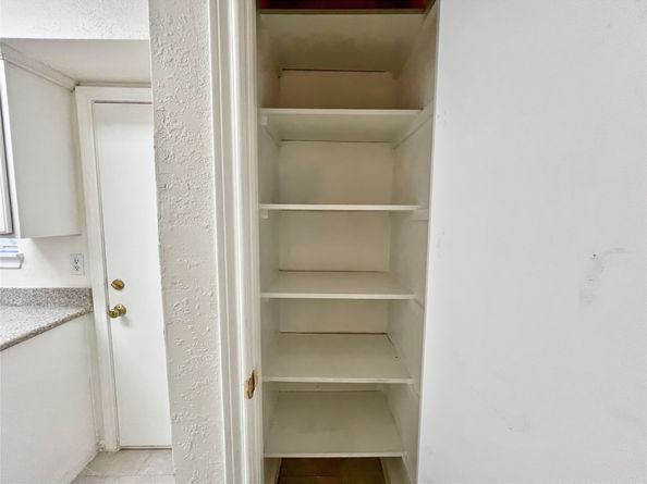 3130 Walnut Bend Lane 409, Houston TX 77042