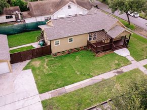 4801 Walker Street, Houston TX 77023