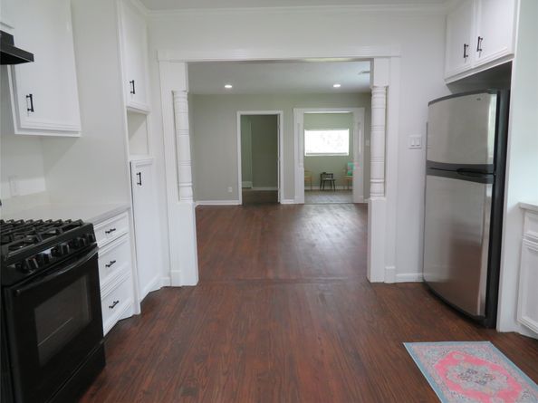 4801 Walker Street, Houston TX 77023