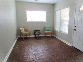 4801 Walker Street, Houston TX 77023