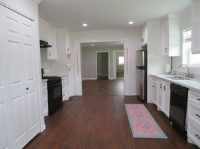 4801 Walker Street, Houston TX 77023