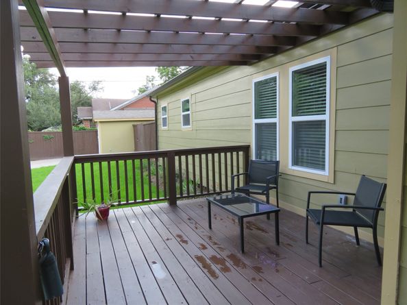 4801 Walker Street, Houston TX 77023