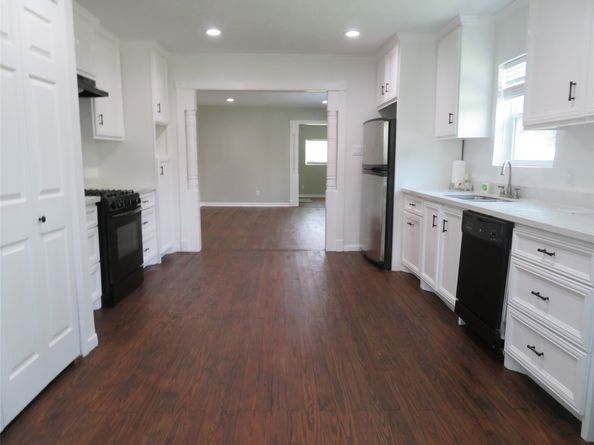 4801 Walker Street, Houston TX 77023