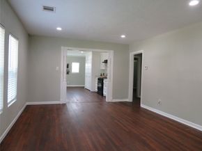 4801 Walker Street, Houston TX 77023