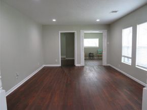 4801 Walker Street, Houston TX 77023