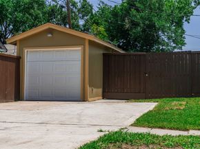 4801 Walker Street, Houston TX 77023