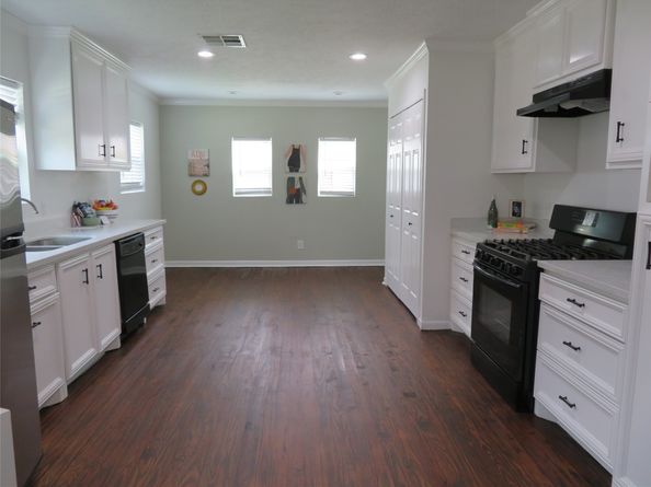 4801 Walker Street, Houston TX 77023