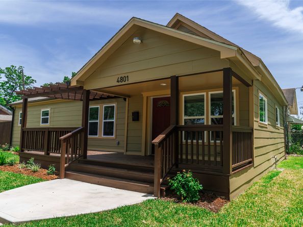 4801 Walker Street, Houston TX 77023
