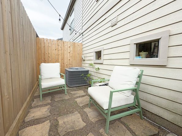 1919 Bailey Street, Houston TX 77006