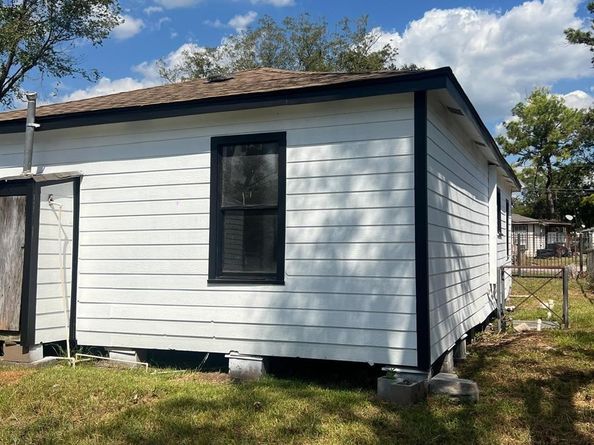 7609 Shotwell Street, Houston TX 77016