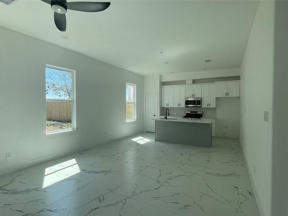 9334 Waller Street, Houston TX 77012