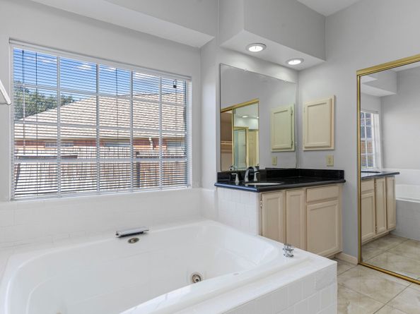 2027 Richland Ct Court, Sugar Land TX 77478