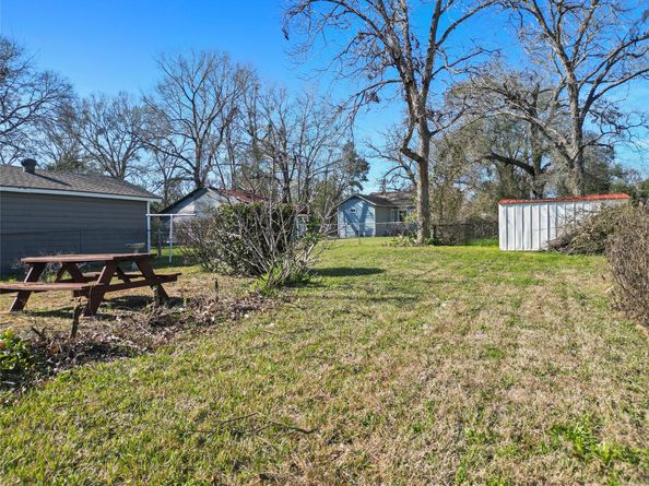1004 Mccall Avenue, Conroe TX 77301