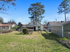 1004 Mccall Avenue, Conroe TX 77301