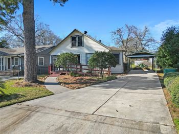 1004 Mccall Avenue
