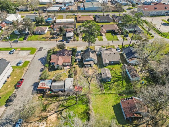1004 Mccall Avenue, Conroe TX 77301