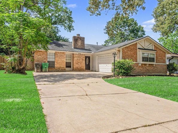 2714 Longleaf Pines Drive, Houston TX 77339