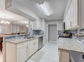 11819 S Nottingham Circle, Houston TX 77071