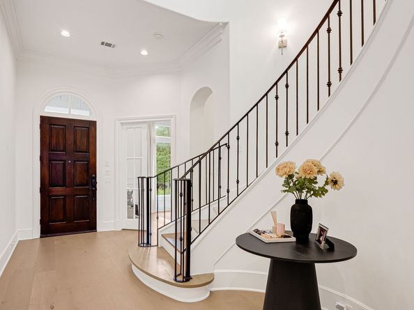 2706 Tudor Manor, Houston TX 77082
