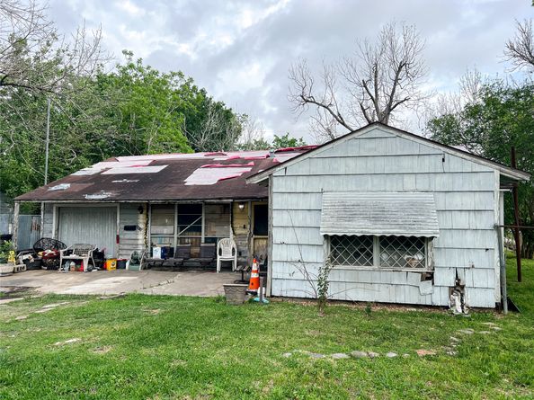 5863 Southgood Street, Houston TX 77033