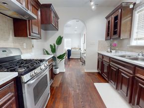 101 Eastgate Street, Houston TX 77012