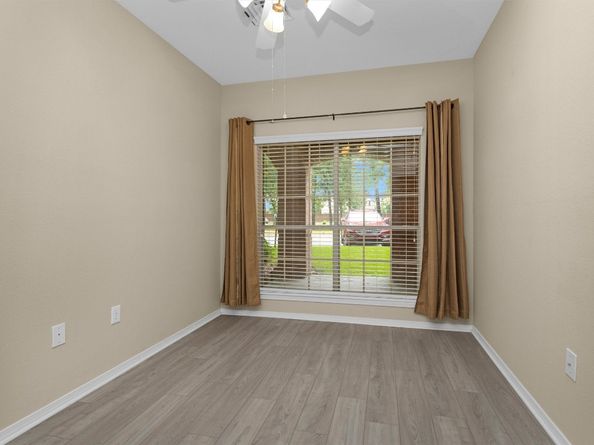 2815 Kings Crossing Drive 102, Houston TX 77345