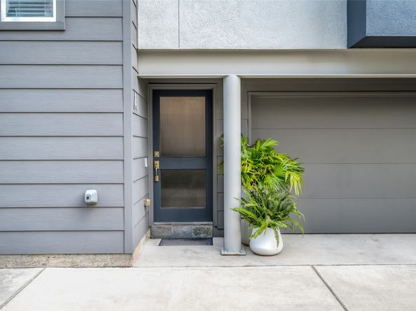 2303 Whitney Street A, Houston TX 77006