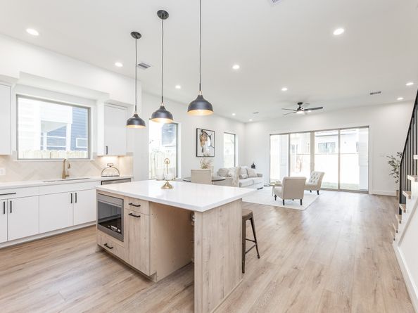 311 E 34th Street A, Houston TX 77018