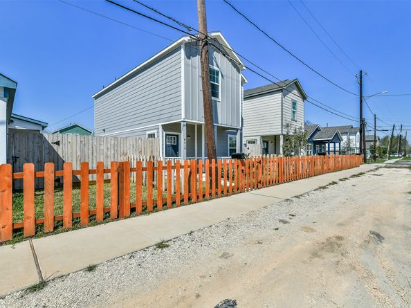 6410 Calhoun Road, Houston TX 77021