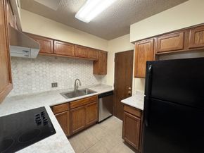 2700 Bellefontaine Street B8, Houston TX 77025