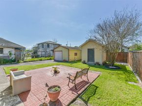 221 N Hagerman Street, Houston TX 77011