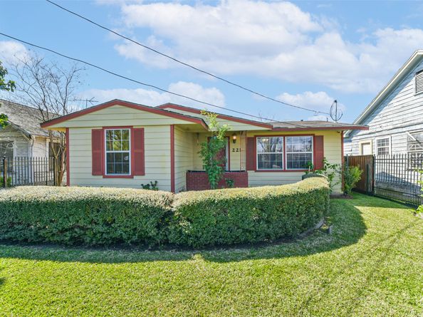 221 N Hagerman Street, Houston TX 77011