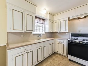 221 N Hagerman Street, Houston TX 77011