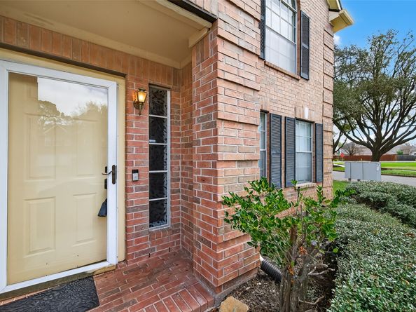 6002 Villa Hills Drive, Houston TX 77066