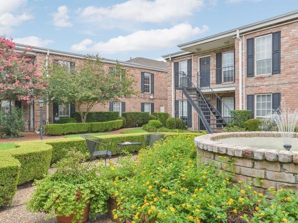 6402 Del Monte Drive 30, Houston TX 77057