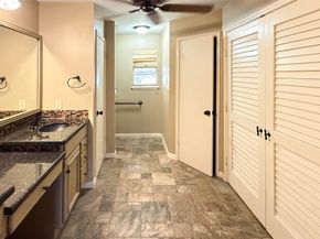 1313 Reddleshire Lane 1313, Houston TX 77043
